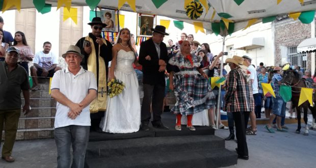 (Vídeos e fotos!) Do Casamento de Maturo que já passou das Bodas de Ouro e faz parte do GUINNESS BOOK!