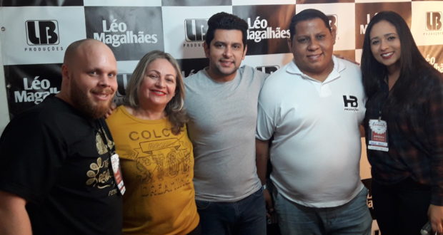(Veja o vídeo de Léo Magalhães sendo entrevistado antes do Show!) Foi perfeita a primeira noite de Shows da Festa da Renascença de Pesqueira!