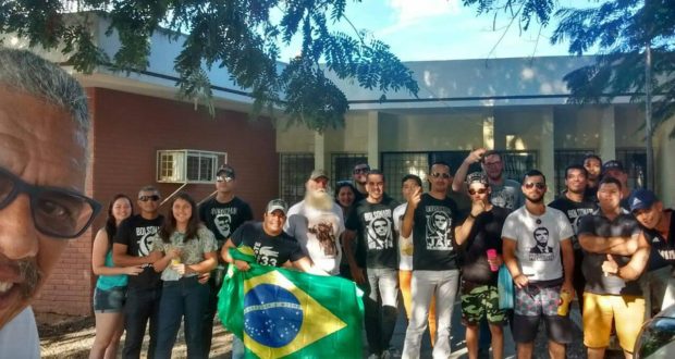 (MANIFESTAÇÃO em nossa Cidade!) Apoiadores de Jair Bolsonaro saíram as ruas (de Pesqueira) em protesto contra a violência sofrida pelo Candidato