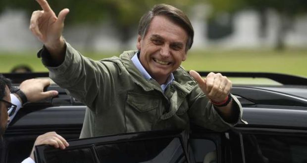 (Veja uma Biografia de Bolsonaro!) Jair Bolsonaro é eleito presidente do Brasil