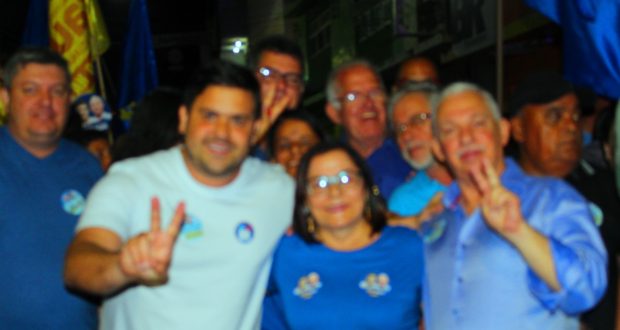 (Agenda Política!) Veja imagens,em fotos e vídeos, da Caminhada da “Onda Azul” do pequeno grande Homem, João Eudes (o nosso Deputado da Terra)!