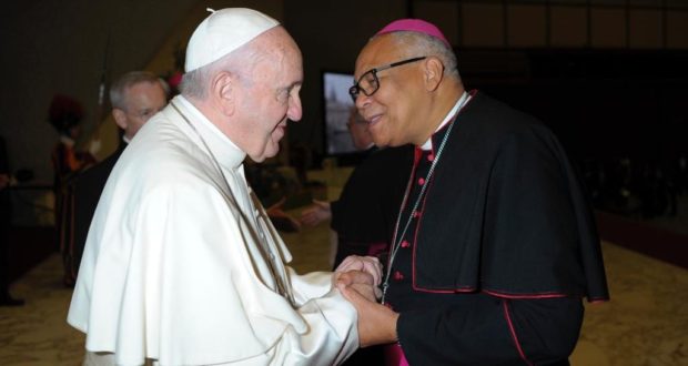 Papa Francisco recebe PESQUEIRA (em Roma) através do encontro com o nosso querido Bispo Dom José Luiz!