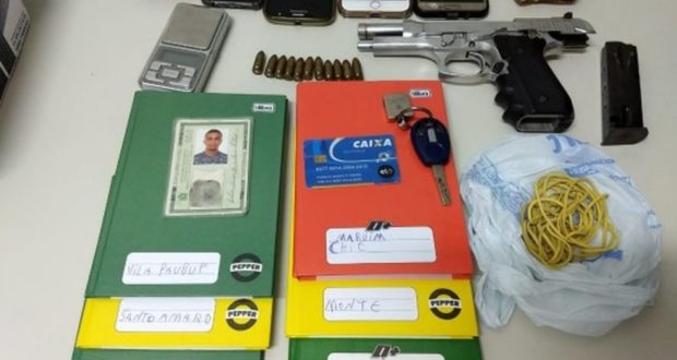 Suspeito de sete assassinatos é preso com cadernos de contabilidade de tráfico de drogas no Grande Recife