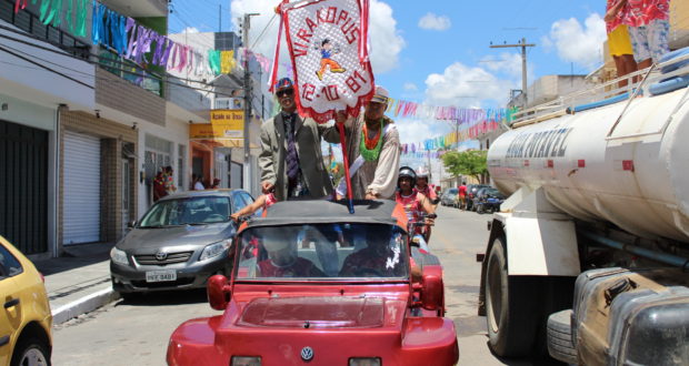 230 fotos de um dos maiores Blocos de Carnaval de Pesqueira, o animadíssimo Virakopus