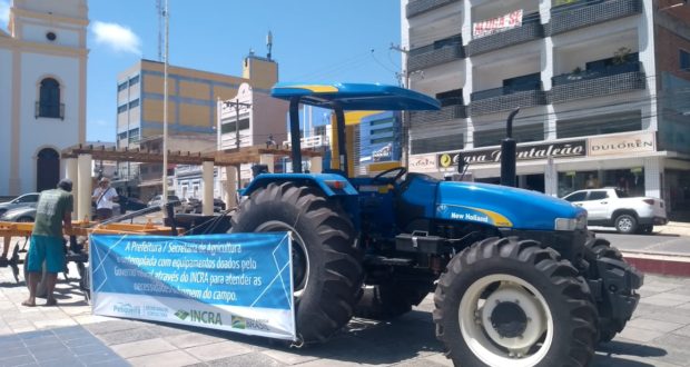 Para cuidar da nossa Agricultura a Prefeitura de Pesqueira adquiriu um Trator e Grade de Arado novos
