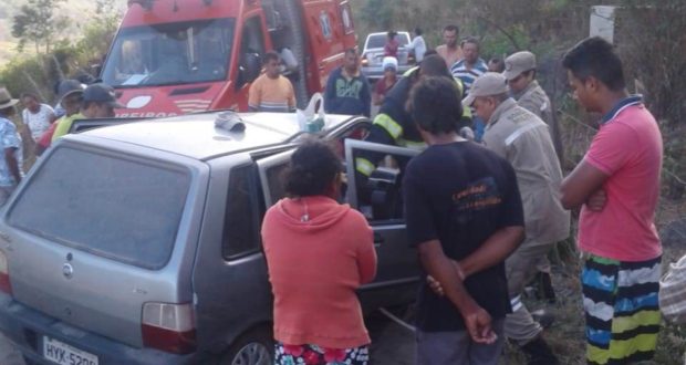 Nesta madrugada índios que desciam a Serra do Ororubá, para visitar parentes “acidentados”, também sofrem um “acidente” no caminho