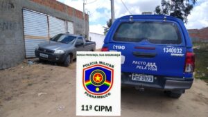 POLICIAIS MILITARES DE LAJEDO RECUPERAM VEICULO TOMADO DE ASSALTO AQUI EM PESQUEIRA