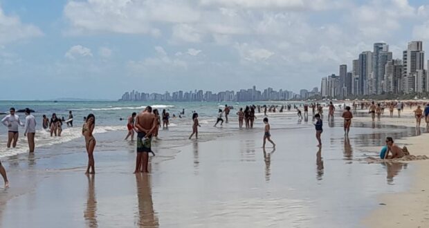 Pernambuco prorroga proibição de som em praias, bares e restaurantes por 30 dias