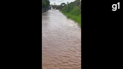 VÍDEO: Chuva de granizo é registrada em Garanhuns no domingo (23)