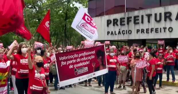 Greve de professores do Recife completa uma semana; entenda o porquê da paralisação