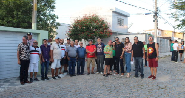 (Pesqueira e a Cultura!) Casa onde nasceu e morou “o famoso cantor Paulo Diniz” ganha Placa em homenagem a ele