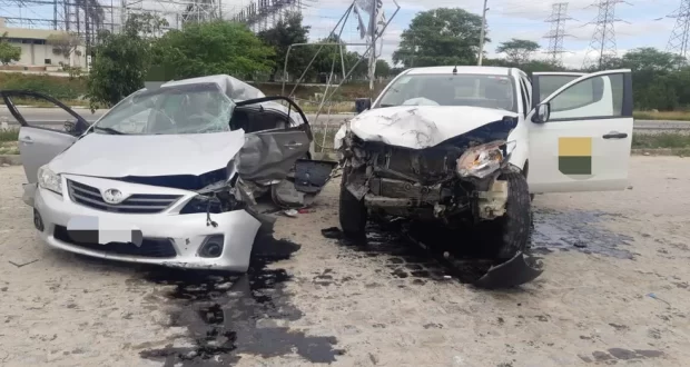 Mulher morre e três pessoas ficam feridas após carro ser atingido por caminhonete na BR-232, em Tacaimbó