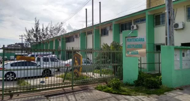 Homem condenado por estupro é morto na penitenciária Juíz Plácido de Souza, em Caruaru