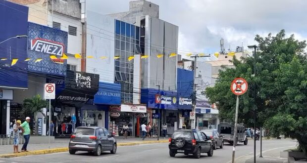 Carnaval e Data Magna mudam horários de shoppings, bancos e serviços da prefeitura em Caruaru; saiba o que abre e o que fecha